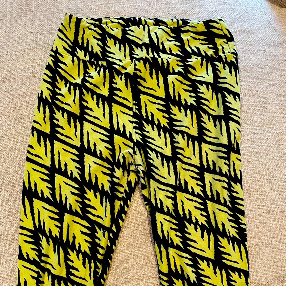 Lularoe leggings O/S (like new)